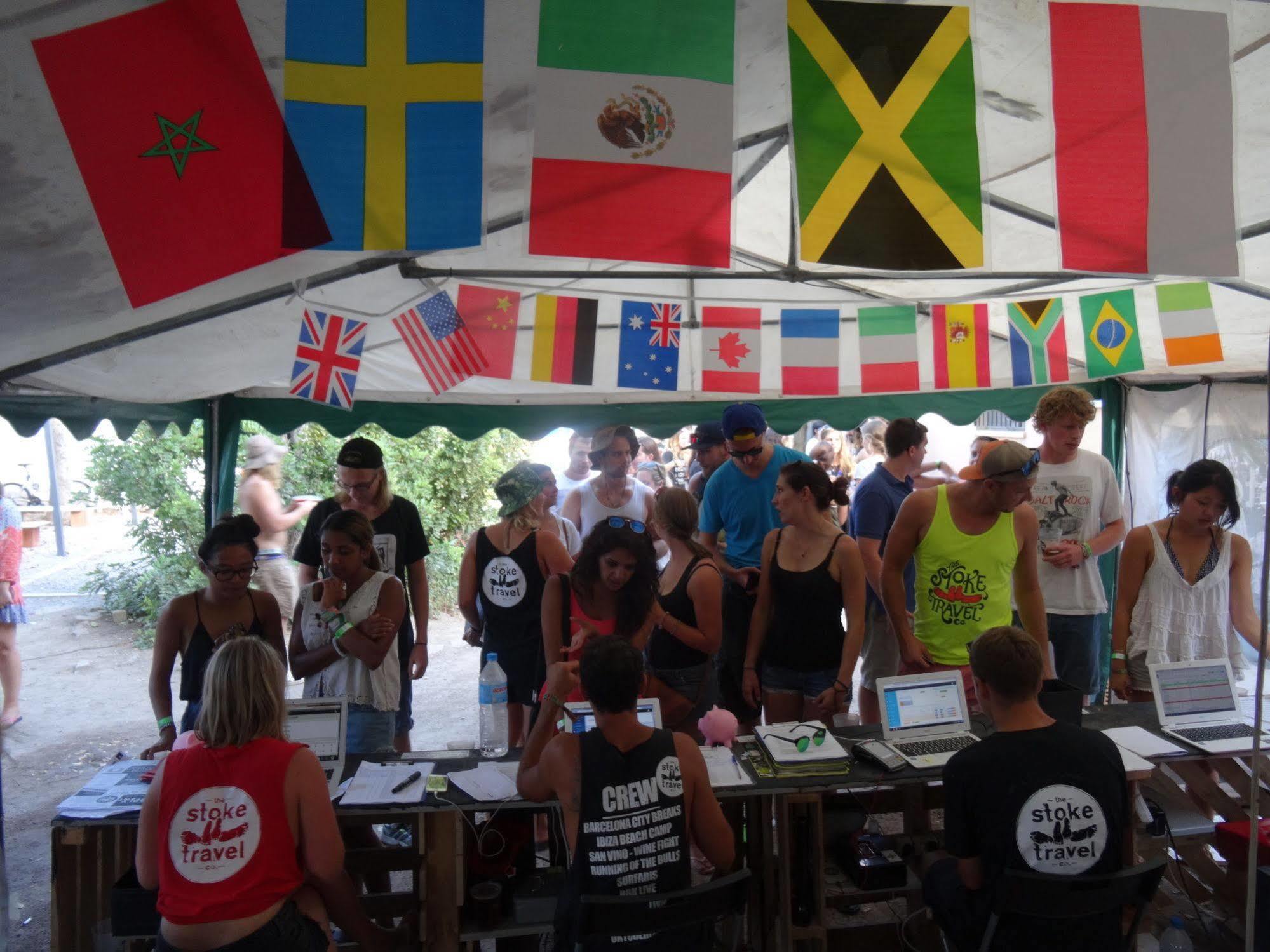 Zarautz Beachside Surf Camp Exterior foto
